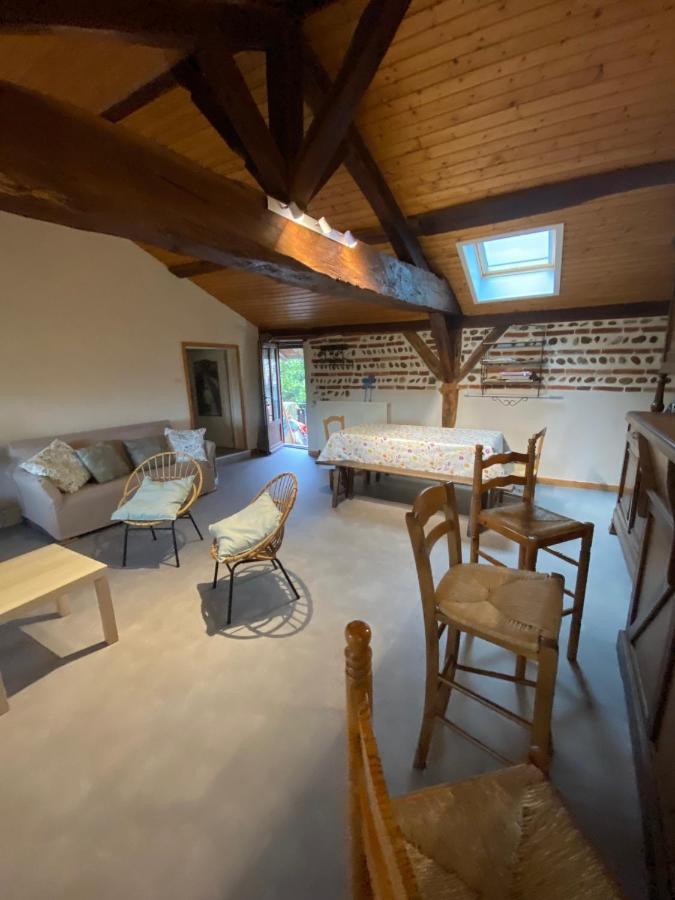 Philoufleur - Gite Restaure En Campagne Chaneins エクステリア 写真